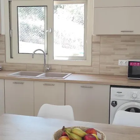 Eleni * Лиападес