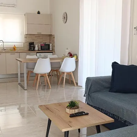 Eleni Apartment *