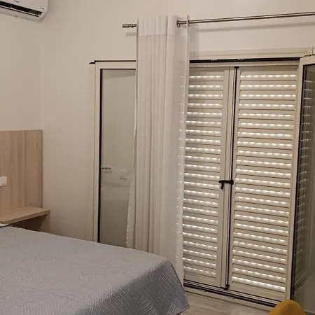 Eleni Apartment *